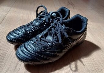 detské kopačky Mizuno Morelia Club 34,5