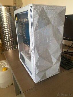 Ryzen 5 5600x / RTX 3050 / 16GB