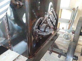 Kúpim vodne čerpadlo na predvojnuvu slaviu