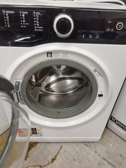 Pračka whirlpool