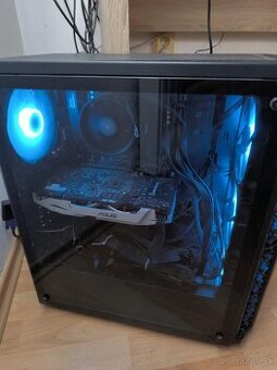 Predám stolný počítač