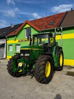 John Deere 6910