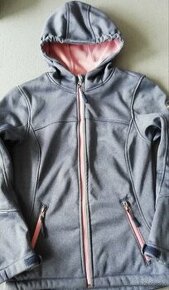 Dievčenské softshellové bundy.