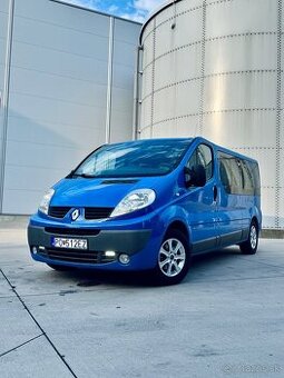 RENAULT TRAFFIC BUS LONG