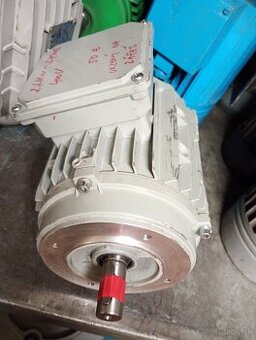 Predám dva elektromotory 2,2kw