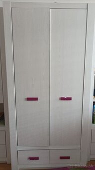 Šatníková skriňa