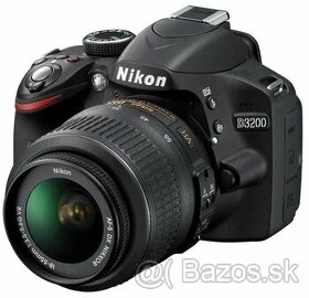 Šikovná digitálna zrkadlovka Nikon spolu s objektívom