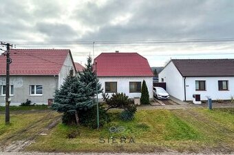 Rodinný dom na predaj v Čároch | Veľký pozemok, hospodárske