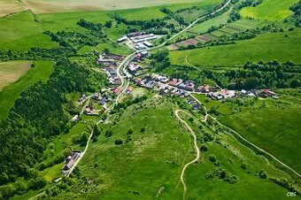 Predaj 24500 m2 pozemkov v katastri obce Oravce