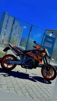 KTM 950
