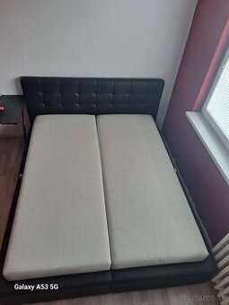 Manželská posteľ
