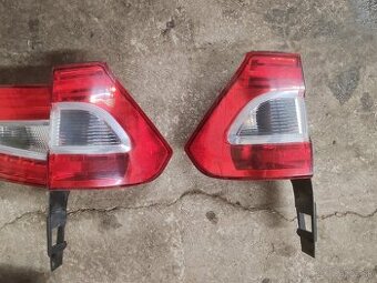 Predám zadné led svetla na ford mondeo mk4 galaxy.