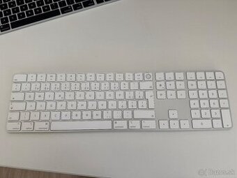 Apple Magic Keyboard s TouchID a numerickou klávesnicou SK