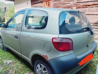 Predám Toyotu Yaris 2001