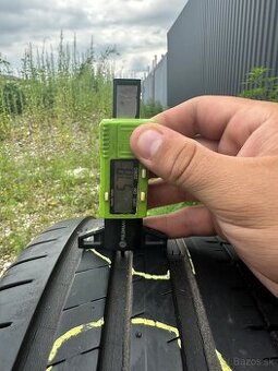215/45 R16