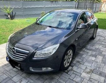 Predam Opel insignia 2011