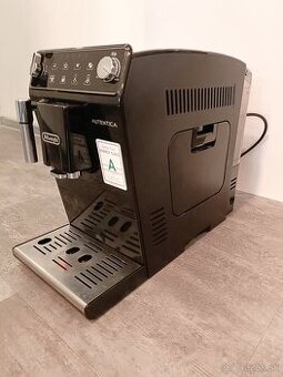Kavovar Delonghi