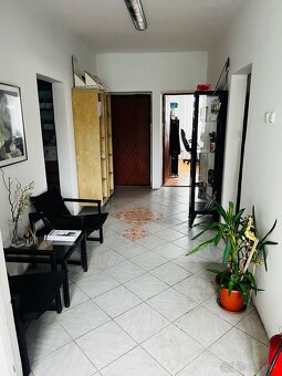 POLYFUNKČNÝ OBJEKT, 692m2, VT