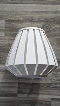 Darujem lampu a tienidlá IKEA