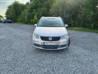 Volkswagen Touran 2.0 TDi