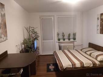 Garsonka,garzonka, Družba,Spartakovská ulica