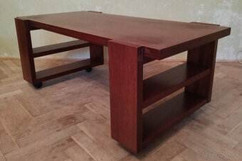 Stolík konferenčný na kolieskach