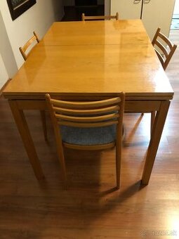 Jedálenský stôl + 6 stoličiek