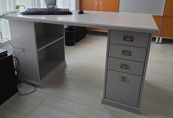 Písací stôl IKEA