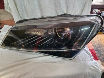 Škoda superb III Xenónové svelo