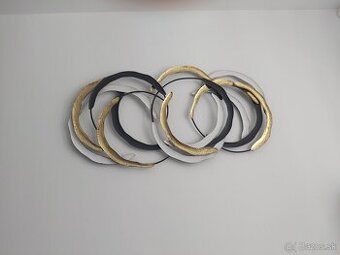 Nástenná kovova dekorácia