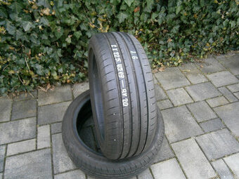 Predám 2x letné pneu Goodyear 225/45 R19 95WXL