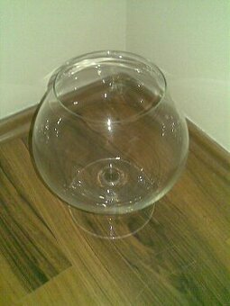 Keramicke pohare,salky,vazy,sklenene dekoracie+Zvlhcovac