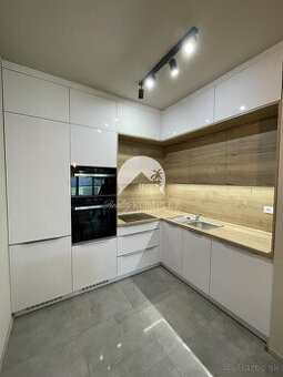 Reality KOMPLEX s.r.o. Vám ponúka luxusný 2-izbový byt s gar