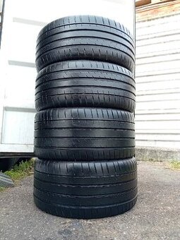 235/35R19 + 255/30R19 Michelin Pilot Sport 4s