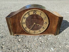 Stará drevená hodina 1