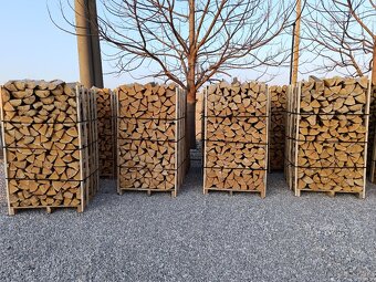 Palivove drevo DUB BUK 1,8m3 ukladane štiepané v klietke