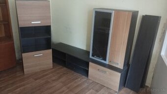 Obývacia stena len prasknuté sklo