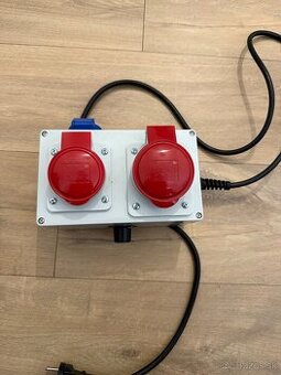 Metrel A1207 - ADAPTÉR NA TROJFÁZOVÉ MERANIA