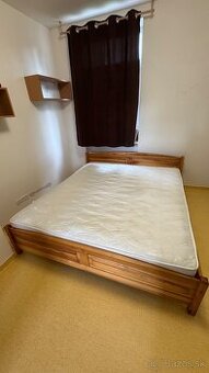 Manželska postel s matracom