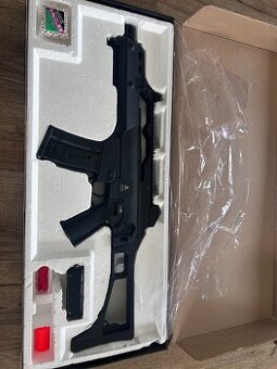 Predám airsoftovú zbraň Phantom G608 (G36C)