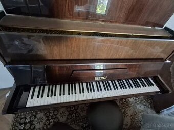 Pianino Petrof (klavír) - 1