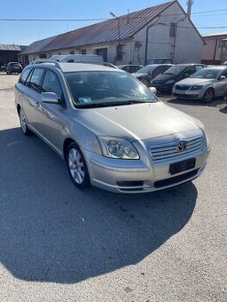 Toyota Avensis 1.8 benzín MT