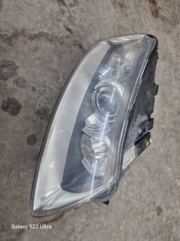 Predam svetlo xenon audi a6 4f