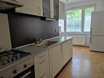 3,5 i. byt 86,64m2-nepriechodné izby - Slnečná ul.-Fončorda