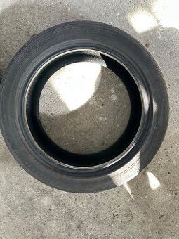 Predam jednu pneumatiku DUNLOP 215/45 r16