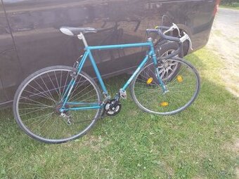Cestný bicykel