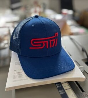 Predám modrú šiltovku Subaru STi s 3D logom