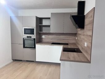Na prenájom novostavba 2i byt s parkovacím miestom