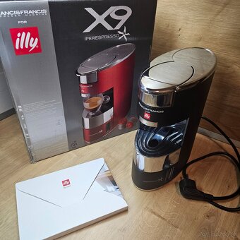 Kavovar Illy Francis Francis X9 + DARCEK 🎁