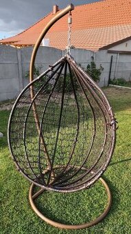 Závesné ratanove kreslo